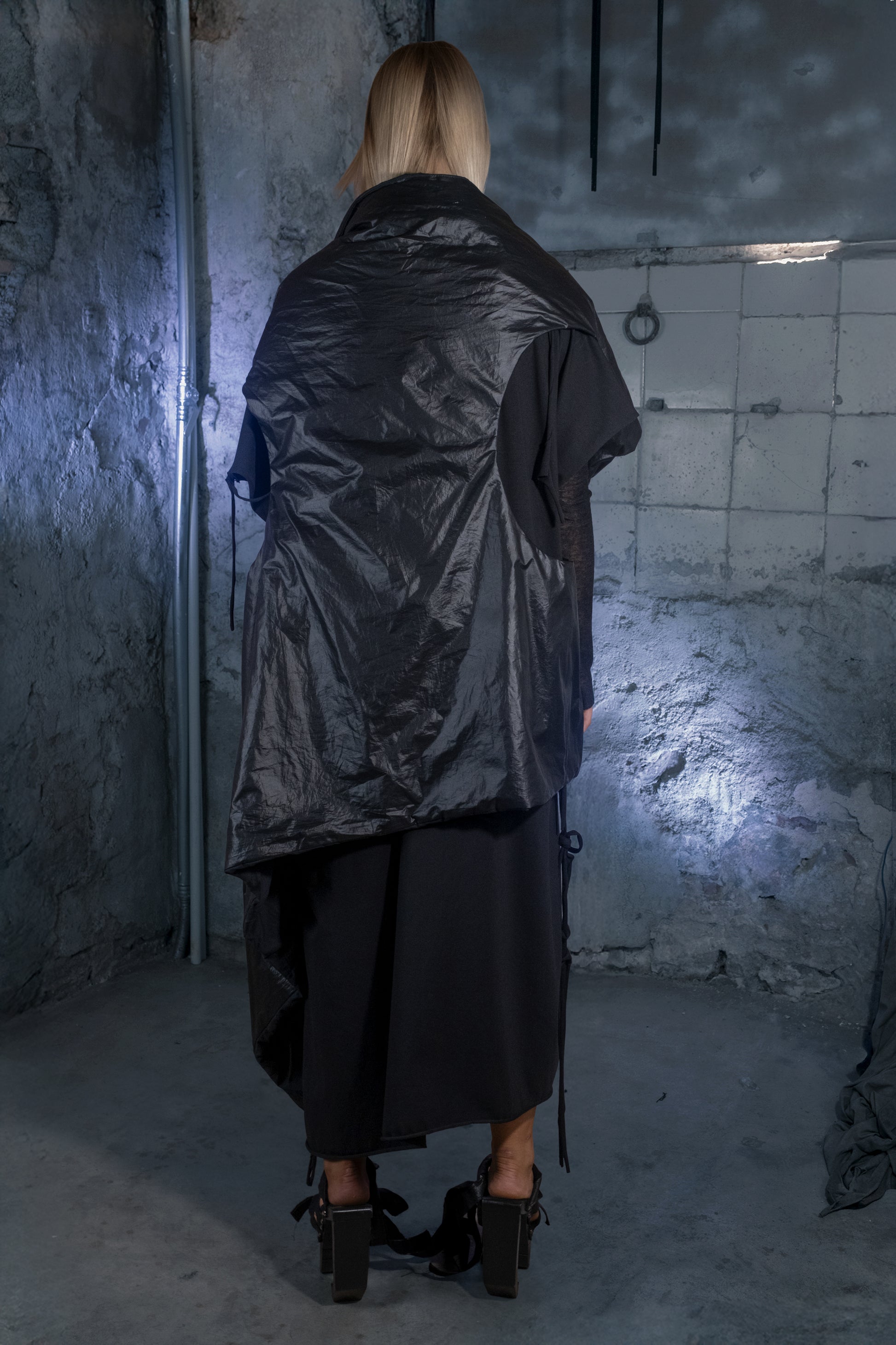 Mutant Puffy Transformable Vest - ZHANNAONA | Partes de arriba - View 7