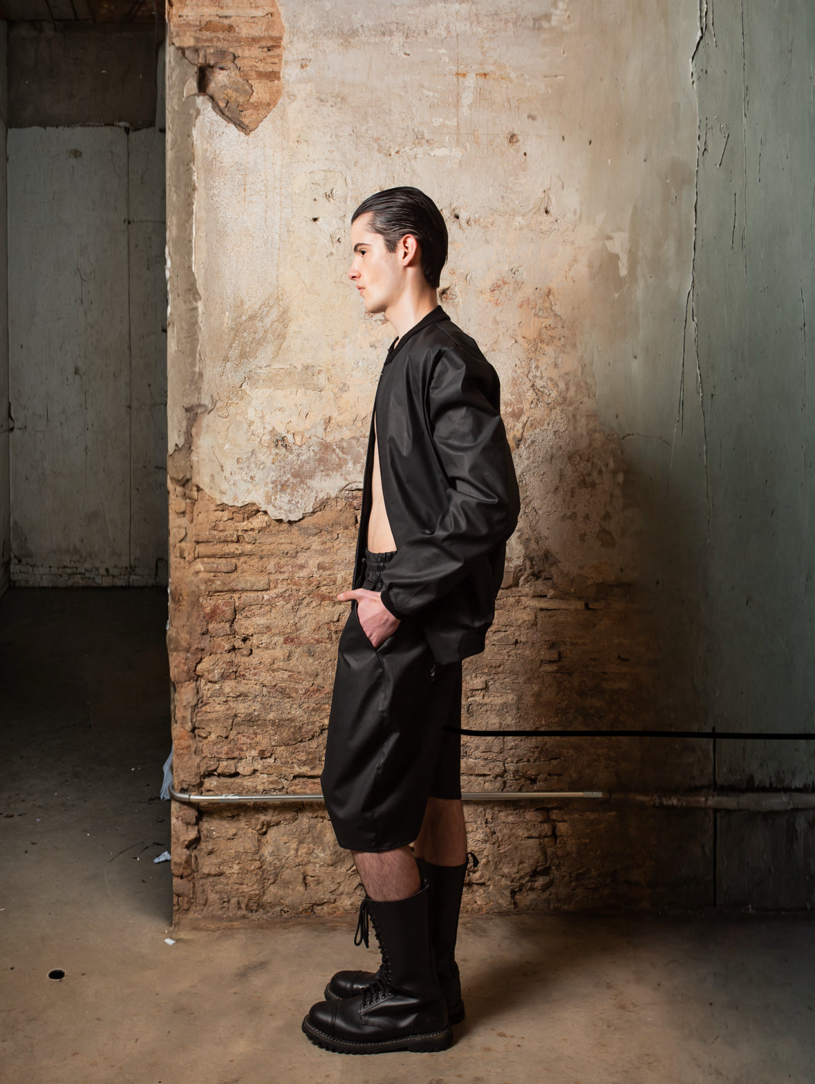 Reversible Vegan Leather Bomber - ZHANNAONA | Partes de arriba - View 5