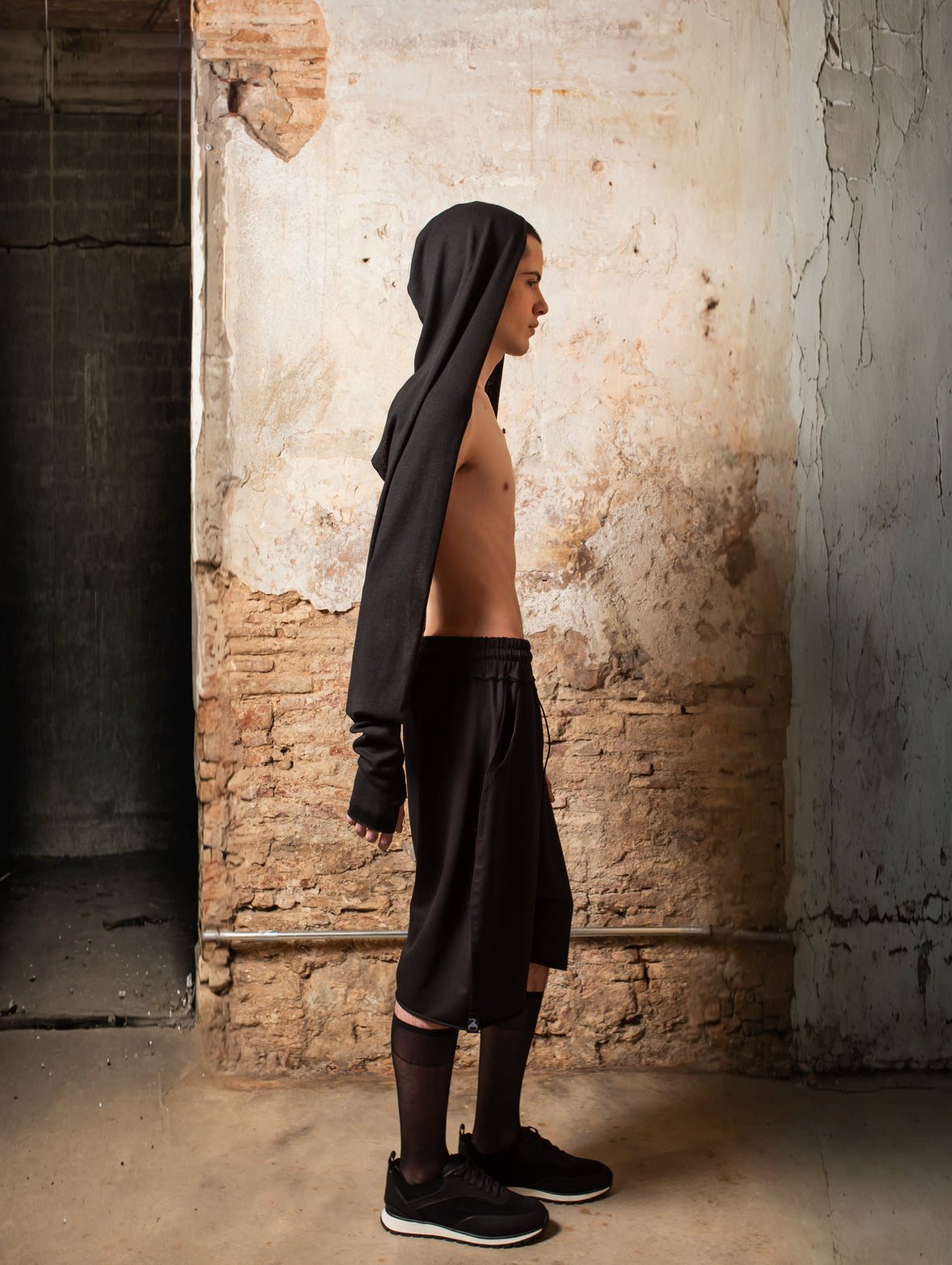 Short Sweat Pants in cotton brushed stitch - ZHANNAONA | Pantalones - Detail View