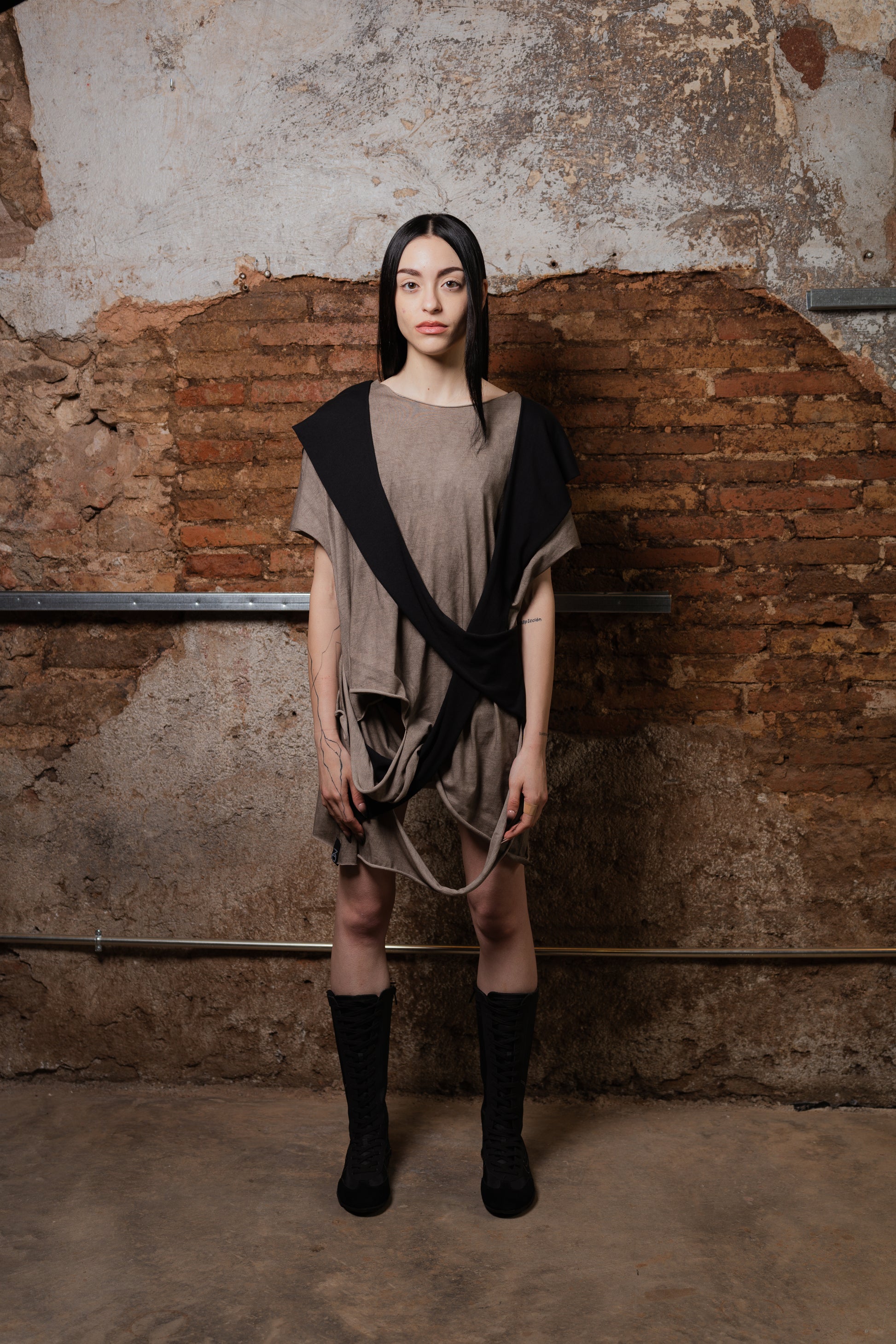 Wave Transformable Layered T-Shirt - ZHANNAONA | Camisetas - View 5