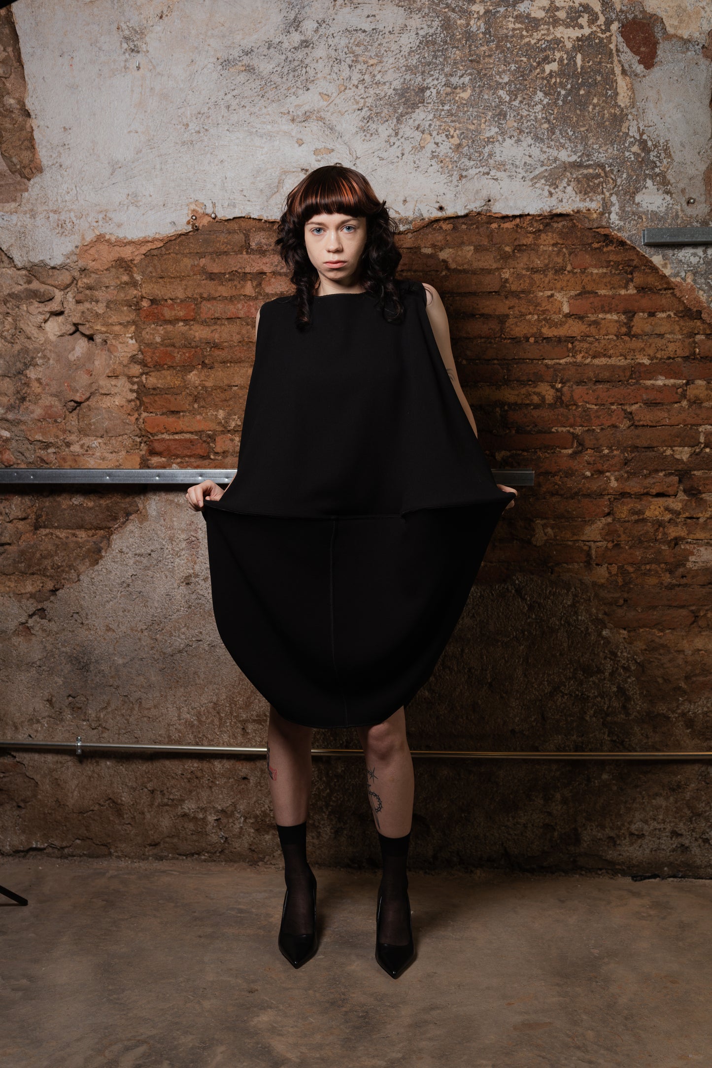 Whalebone Balloon Dress in Wool & Viscose - ZHANNAONA | Vestidos - View 5