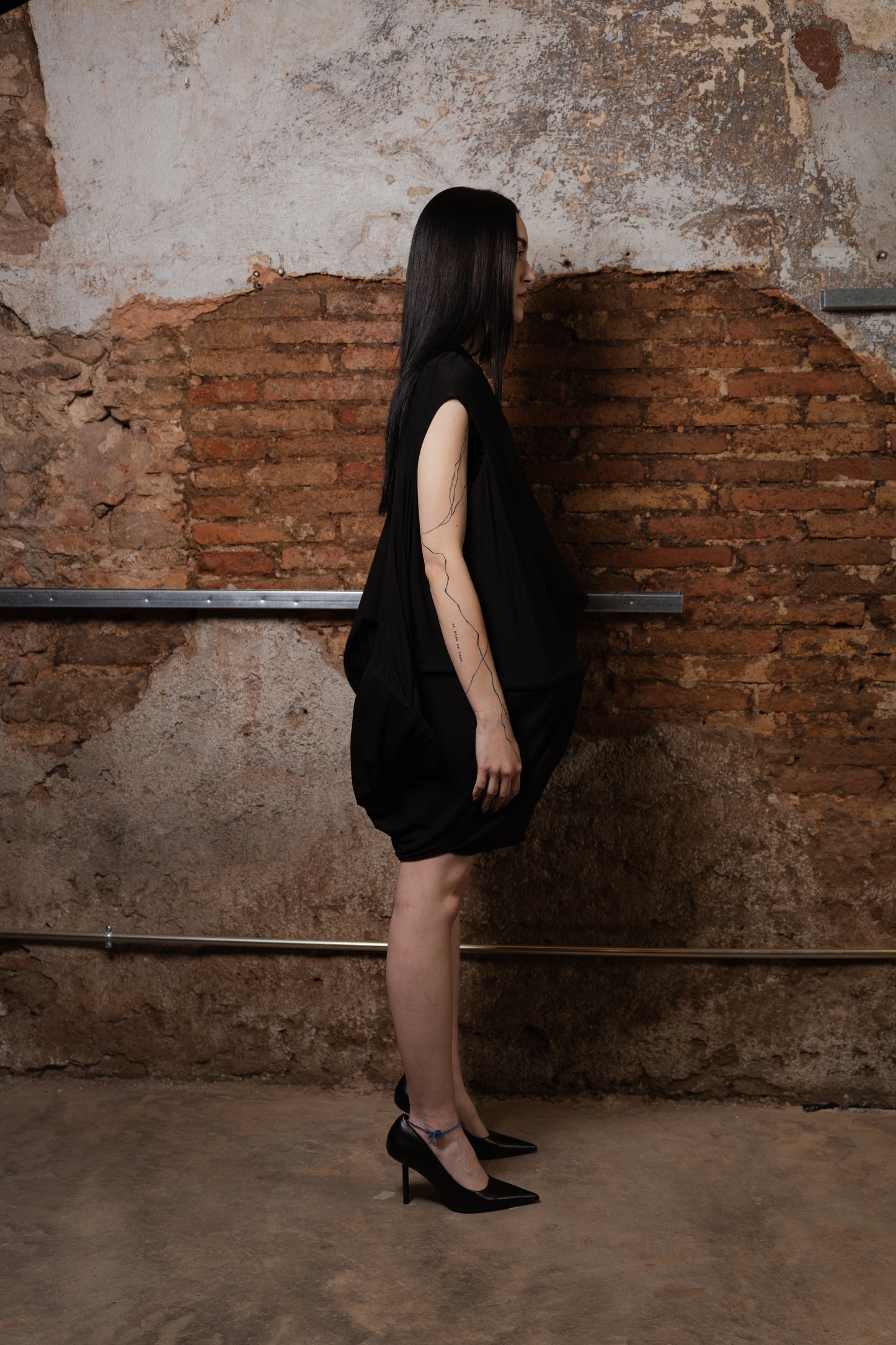 Whalebone Cube Dress - ZHANNAONA | Vestidos - Detail View