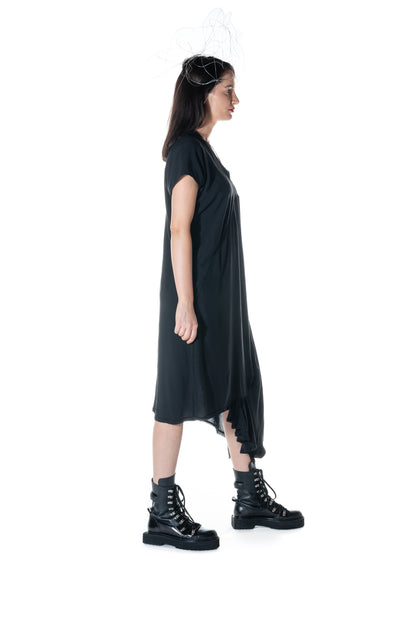 ZHANNAONA dress viscose knit black oversize fibonacci pattern draping kimono style genderfluid unisex Barcelona avant-garde fashion