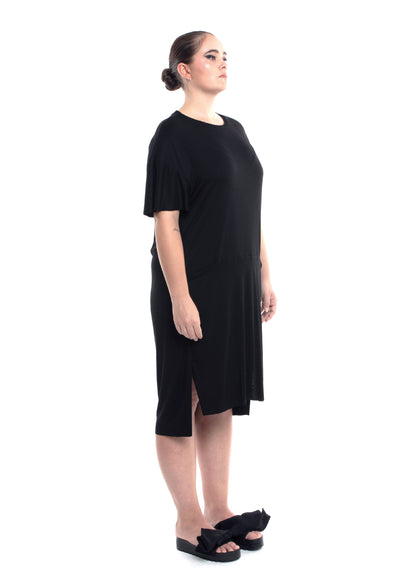 ZHANNAONA dress t shirt viscose knit oversize with pockets minimalist genderfluid unisex Barcelona avant-garde fashion