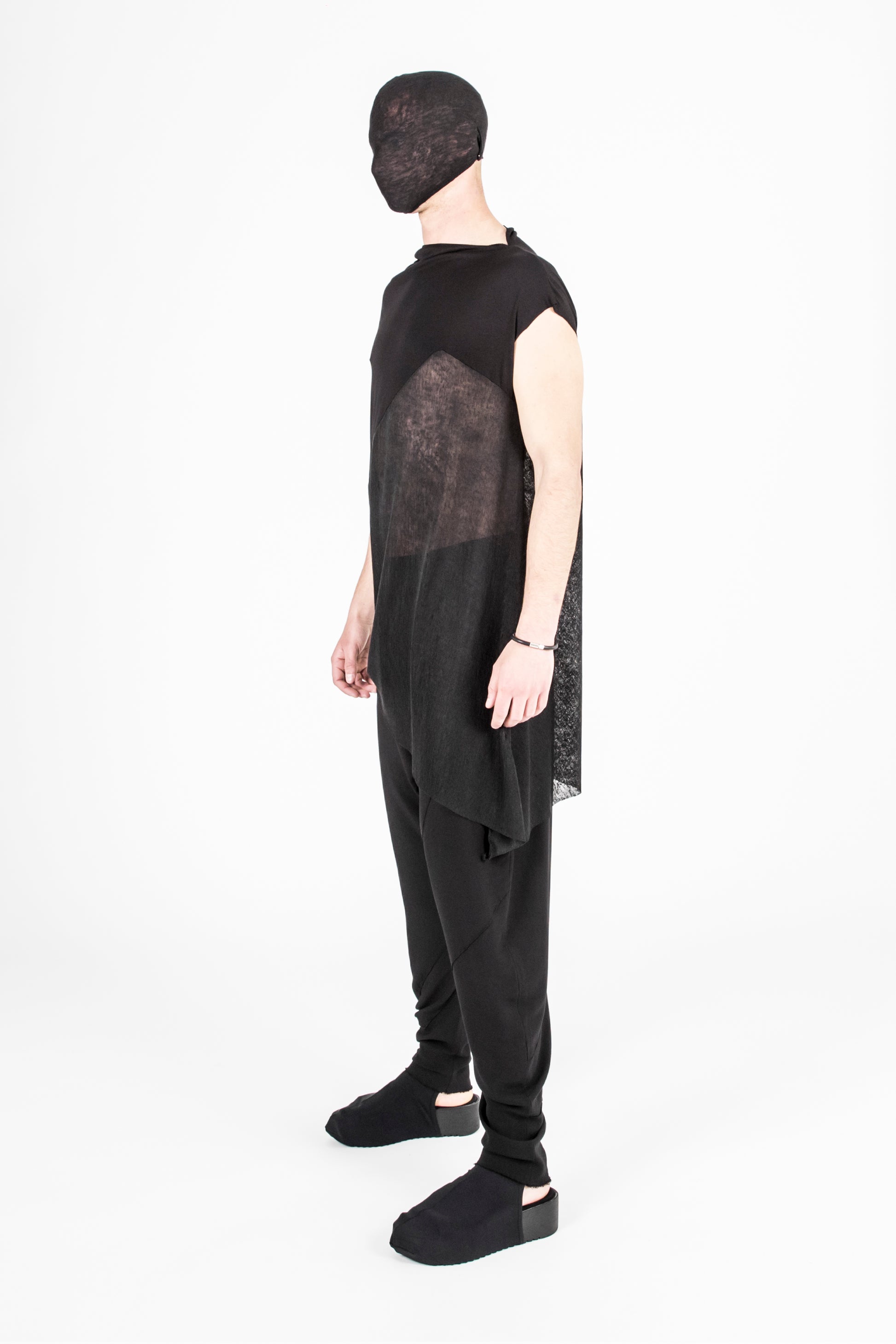 ZHANNAONA t shirt viscose knit black swhort sleeve asymmetrical genderfluid unisex oversize Barcelona avant-garde fashion