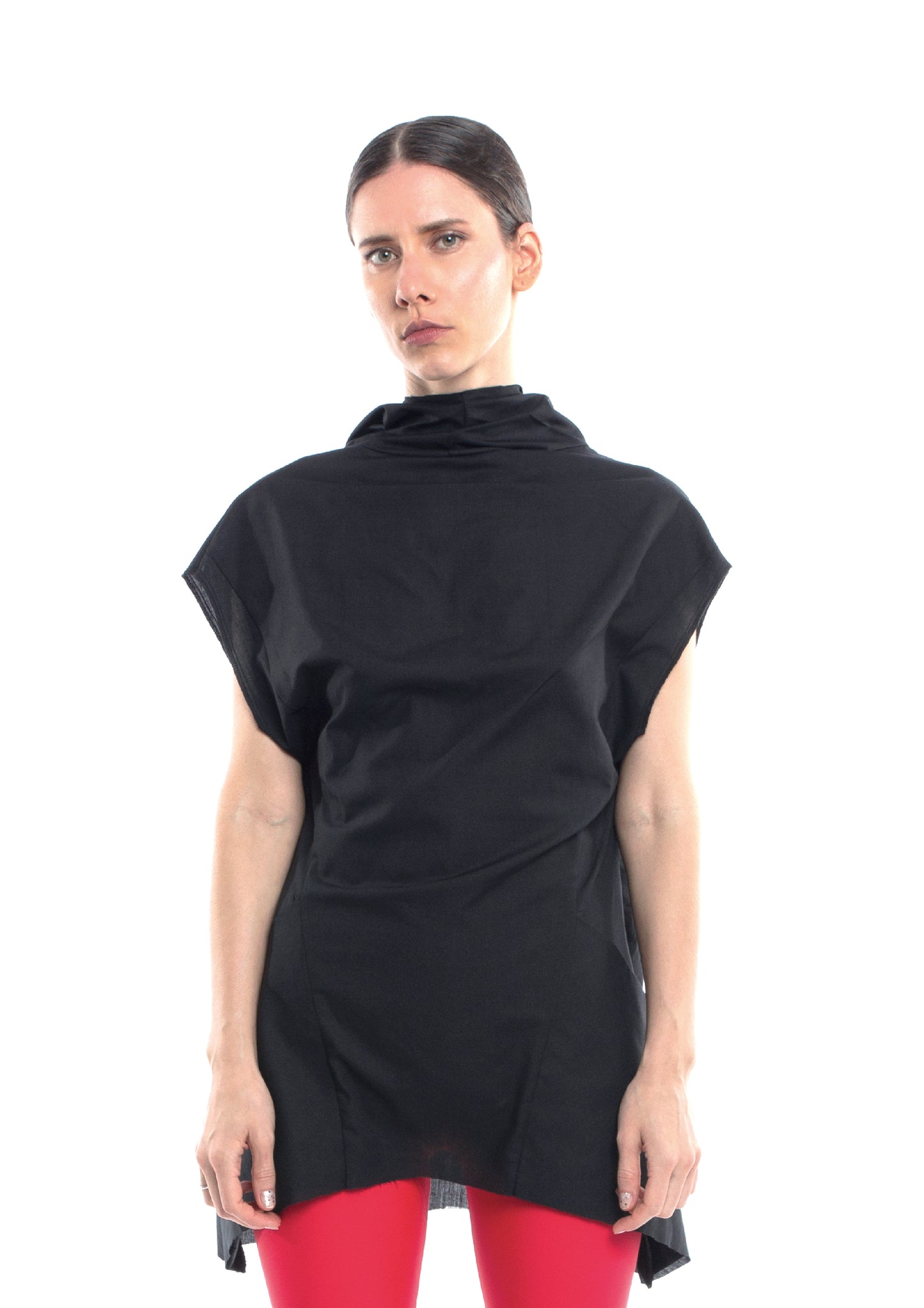 ZHANNAONA top hooded orgaqnic cotton black Bauhaus pockets minimalist oversize genderfluid Barcelona avant-garde fashion