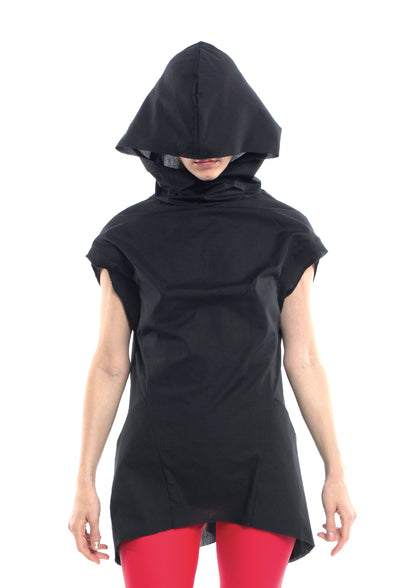 ZHANNAONA top hooded orgaqnic cotton black Bauhaus pockets minimalist oversize genderfluid Barcelona avant-garde fashion